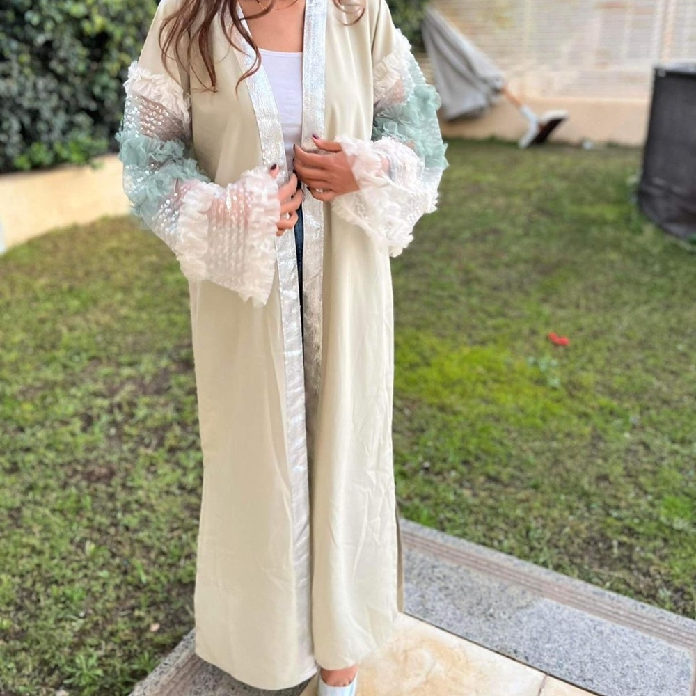 Elegant Beige Long Cardigan with Lace Sleeves